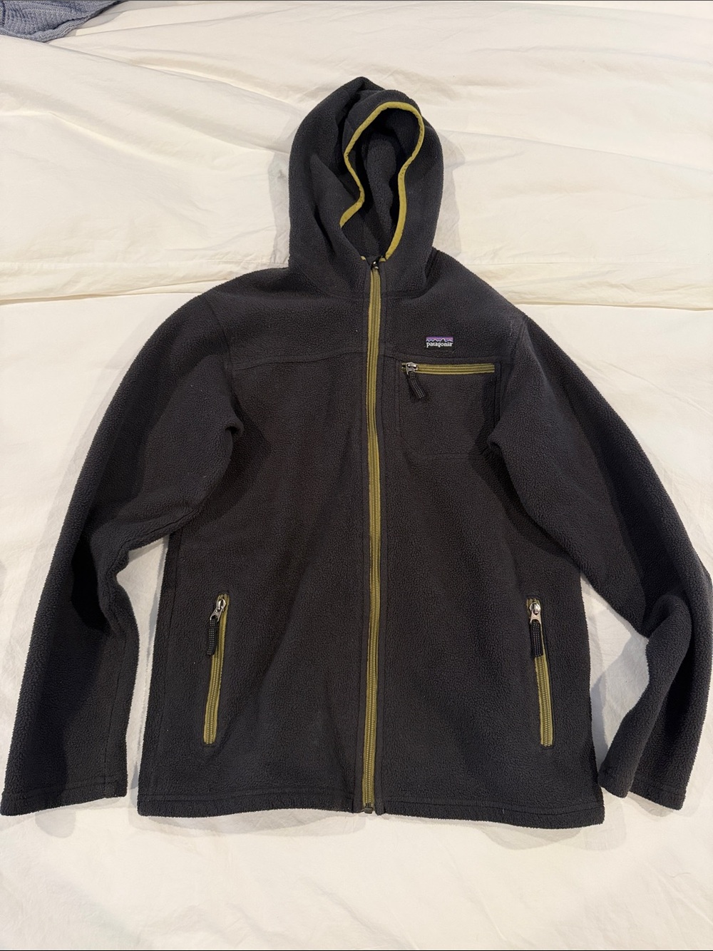 Patagonia Kids XL (14) Black Hooded Full Zip Fleece Jacket with Olive Accents